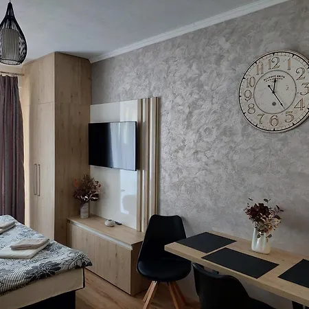 17 - 23 Ad Kamzik Apartment